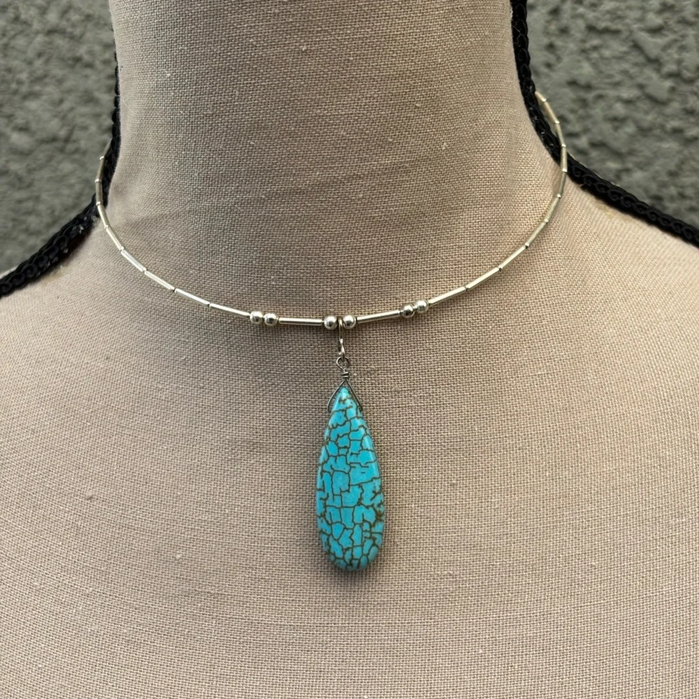 Turquoise Teardrop Pendant Choker Necklace - Silver